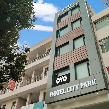 Flagship Hotel City Park Mohali Buitenkant foto