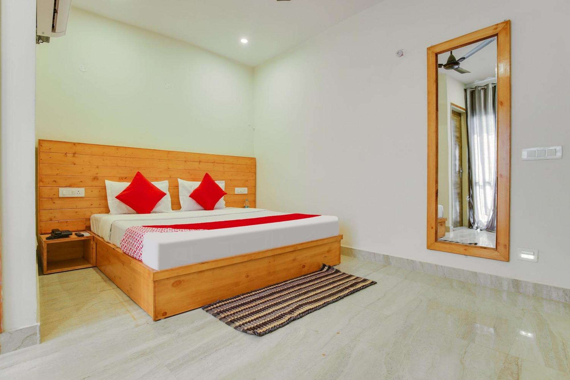 Flagship Hotel City Park Mohali Buitenkant foto